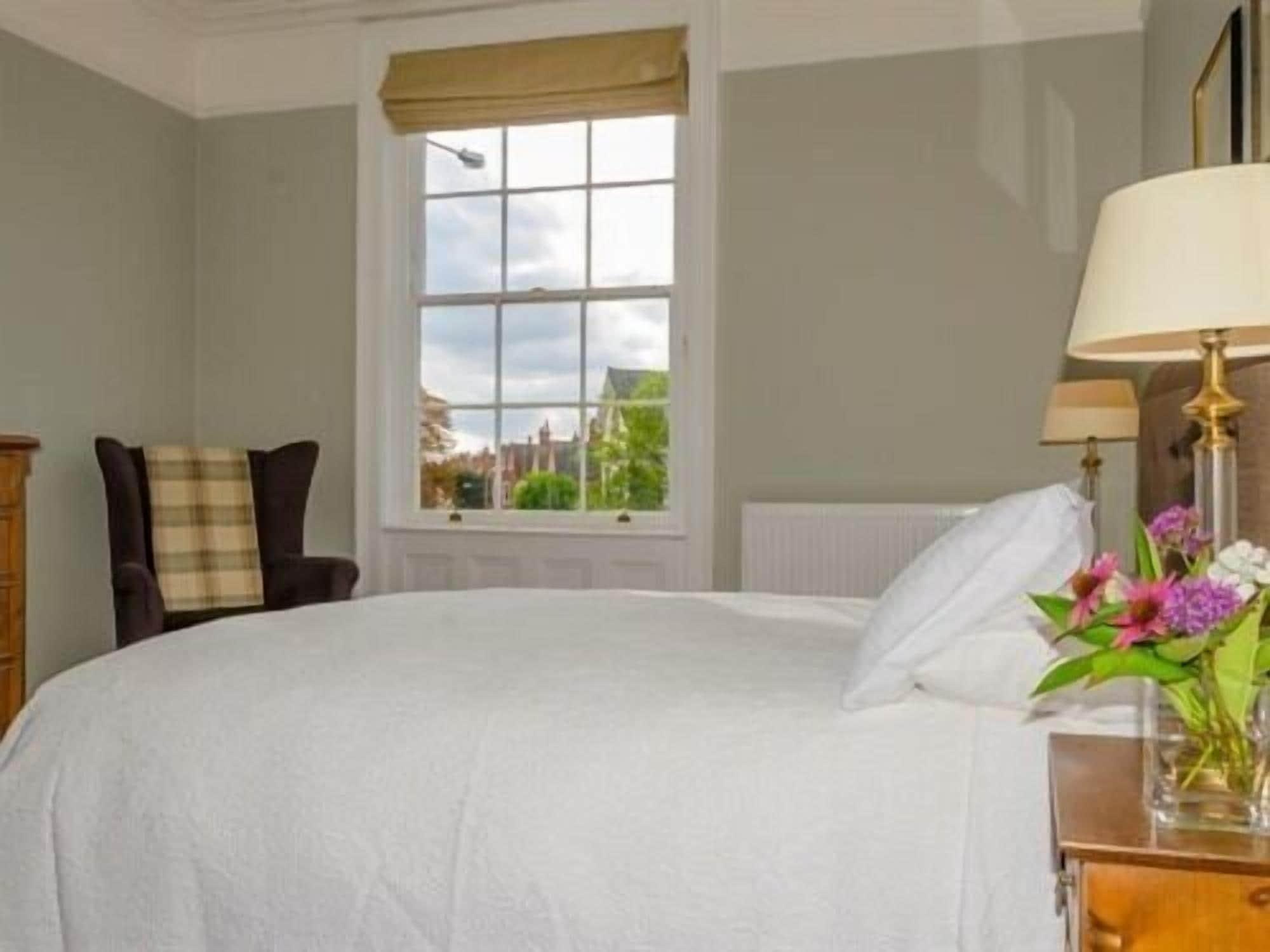 Newark upon Trent The Lions Bed & Breakfast エクステリア 写真
